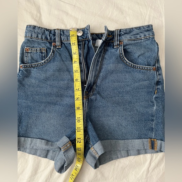 H&M Divided Vintage High Waist Denim Shorts - Picture 5 of 8